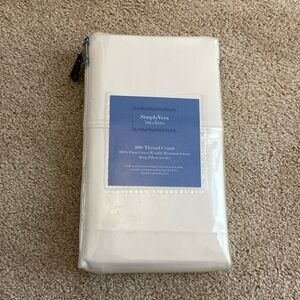 Vera Wang Kjng size pillowcase set